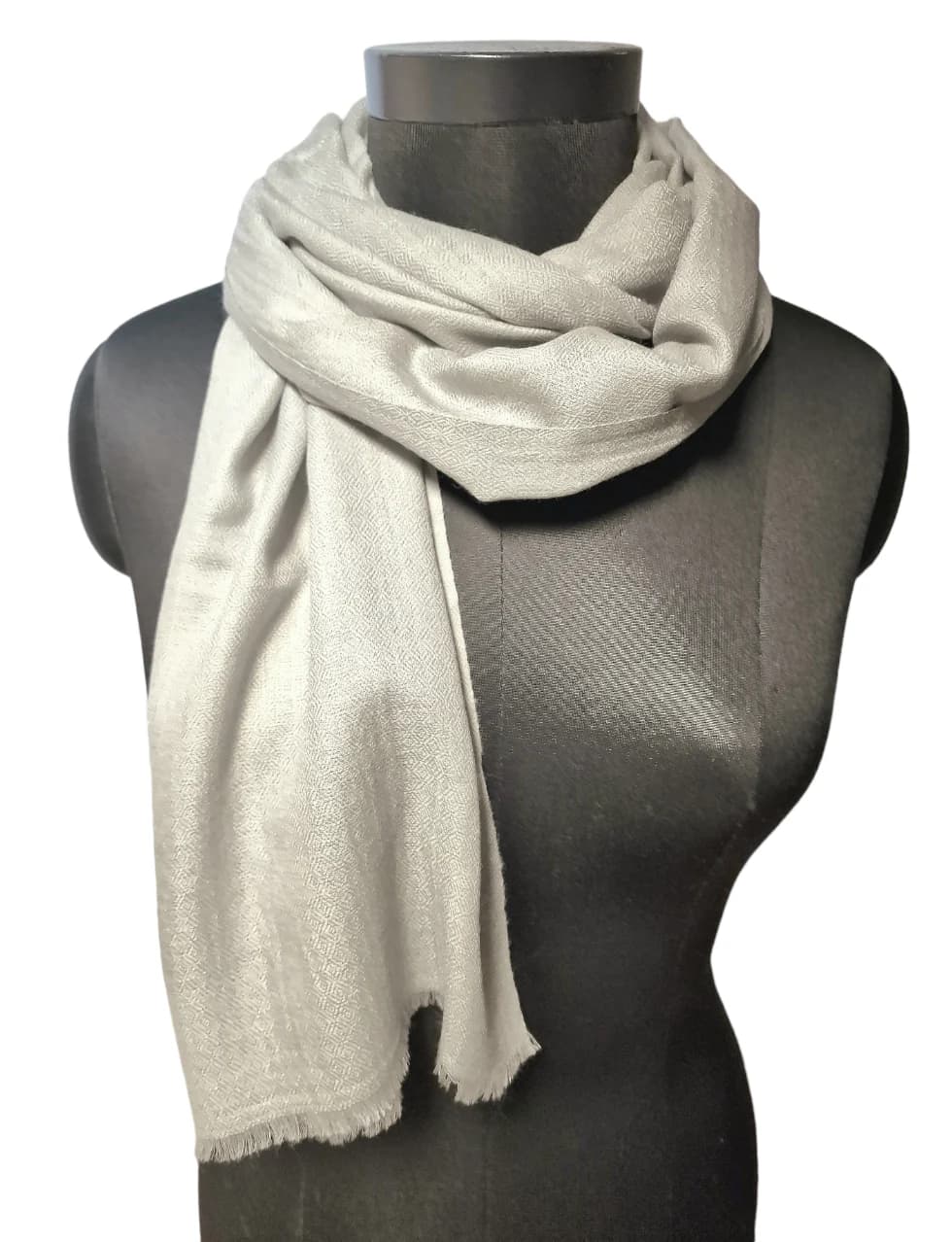 COLD-WHITE CASHMERE SCARF