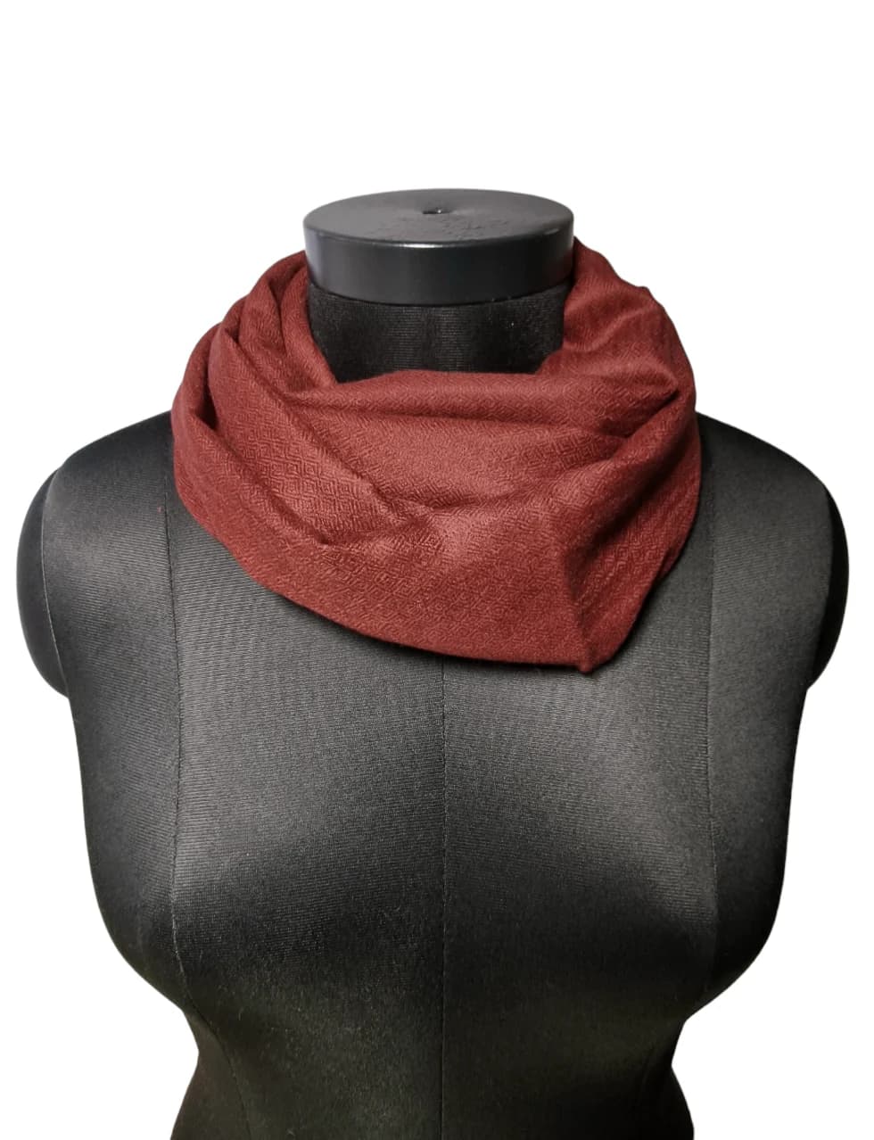 COLD-WHITE CASHMERE SCARF