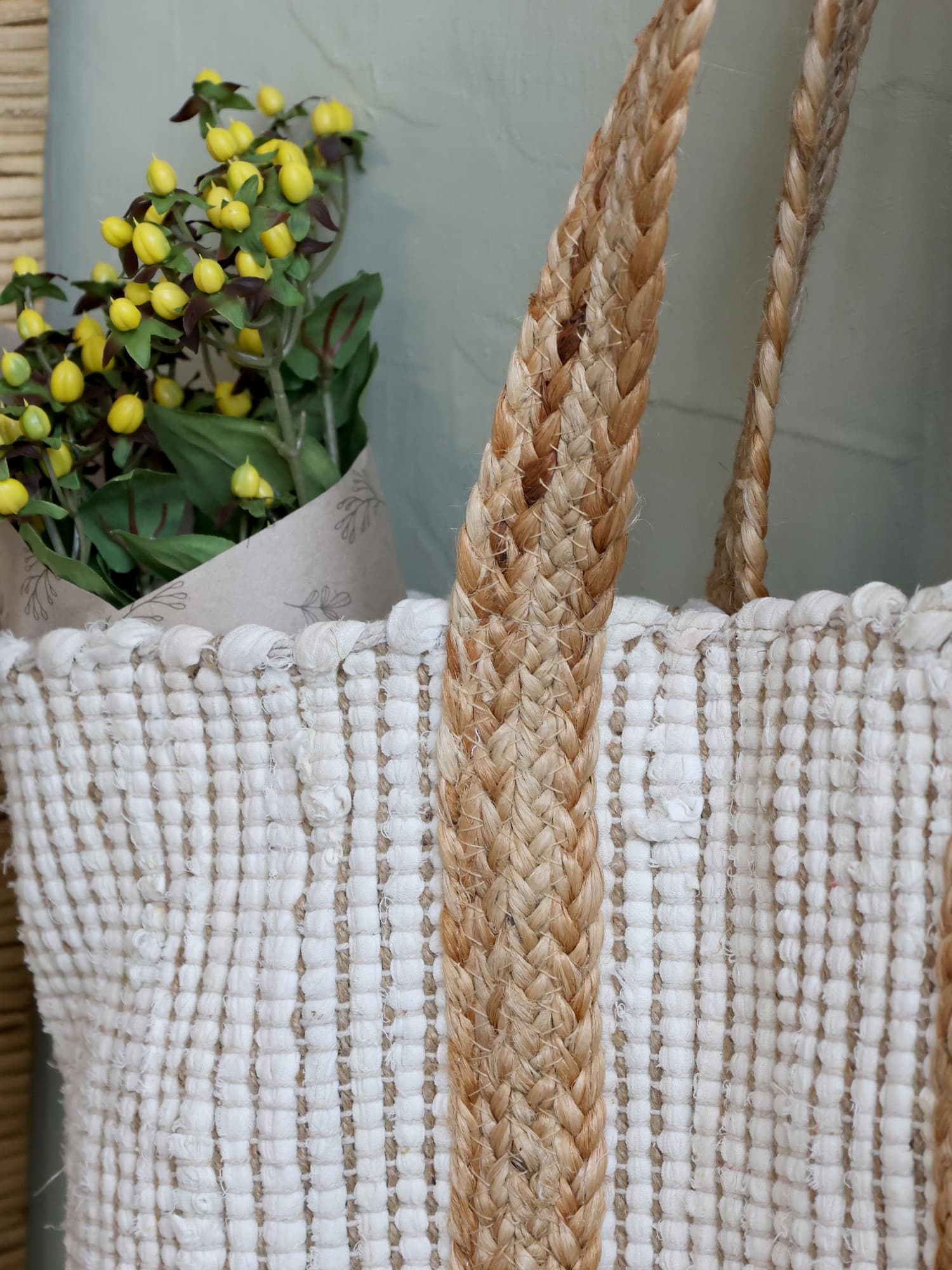 BEACH BAG MADE FROM RECYCLED YARN