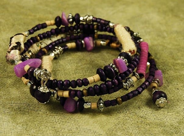 STRETCHABLE CHARM PURPLE BRACELET