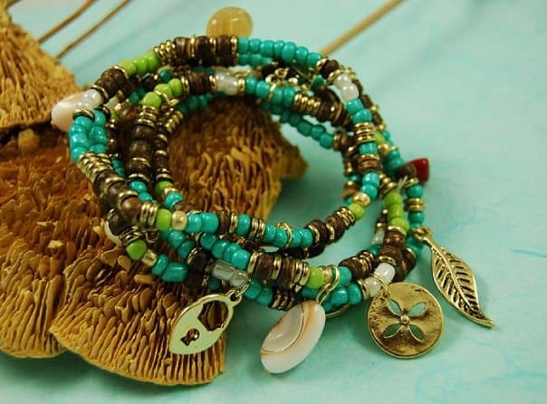 STRETCHABLE CHARM TURQUOISE BRACELET