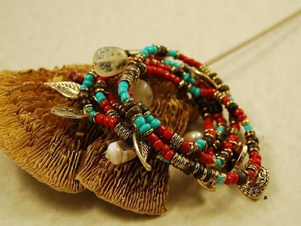 STRETCHABLE CHARM BRACELET RED TURQ