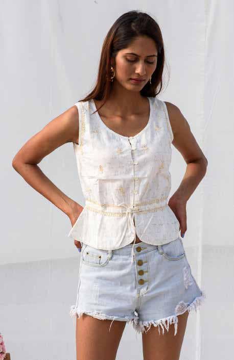 Sleeveless Short Top.