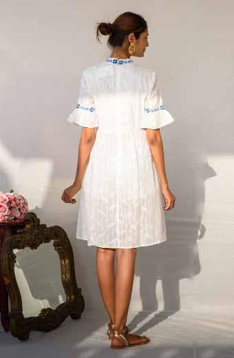 Short Sleeves Dress With Closed Neckline.