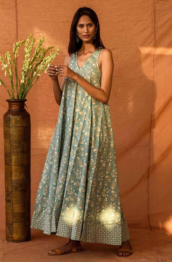 Maxi Dress with Border Effect.