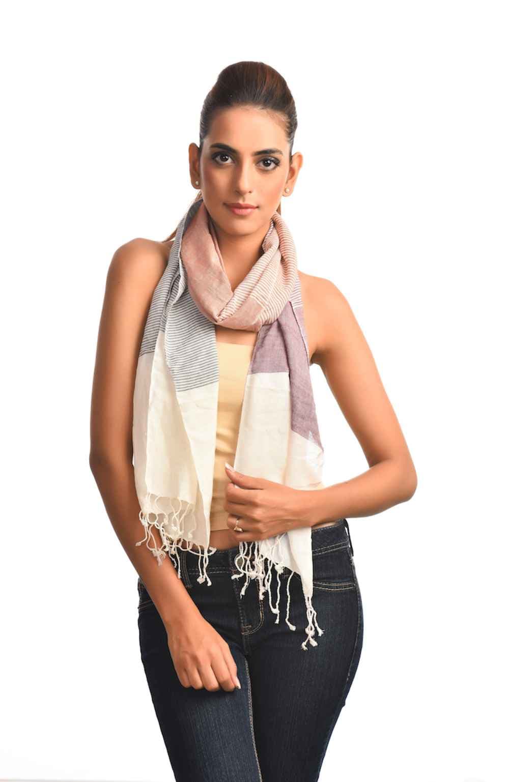 STRIPE PRINT WITH SIDE NOTED LACE.