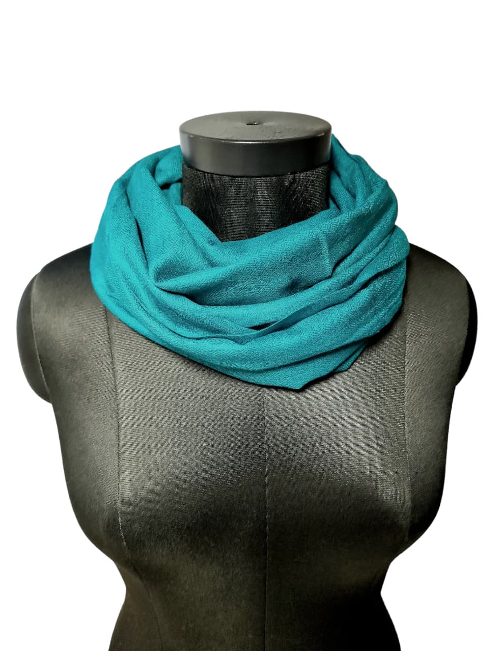 COLD-WHITE CASHMERE SCARF