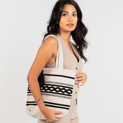 COTTON TOTE BAG WITH TASSEL
