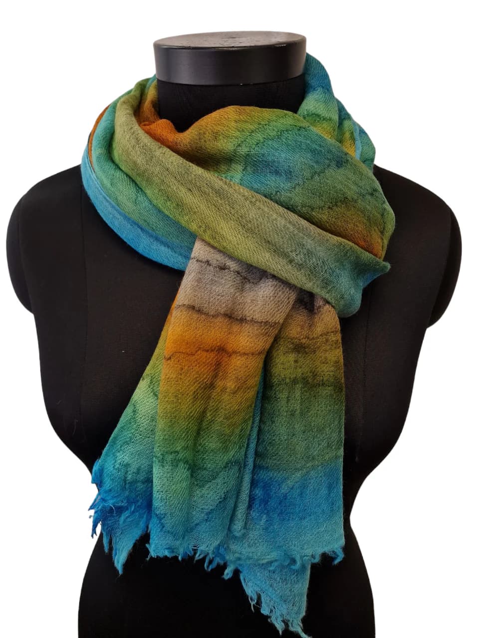 WOOL SCARF IN FRESH COLORS