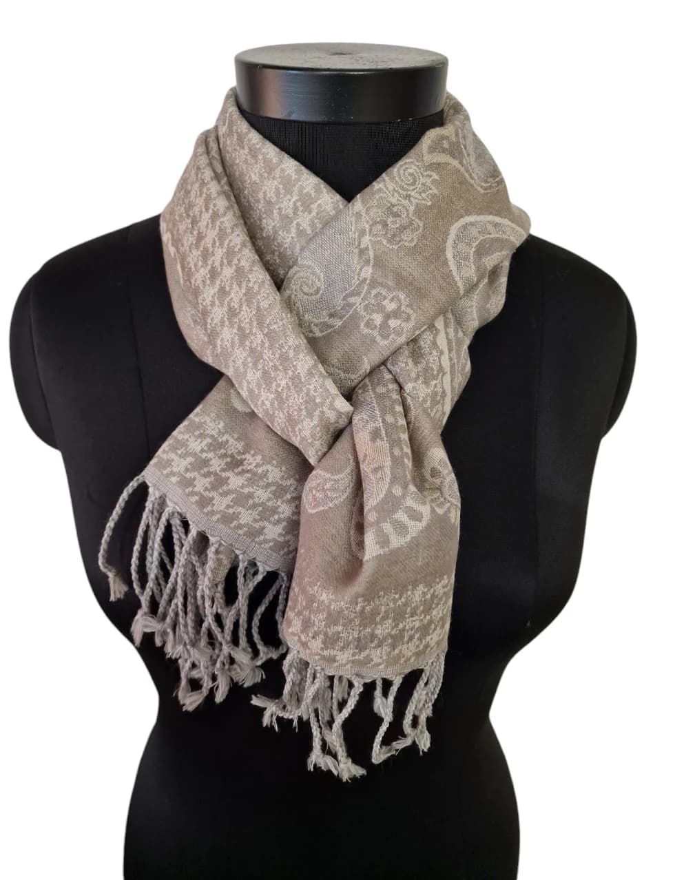 CLASSIC BEIGE AND GRAY WOOL SCARF