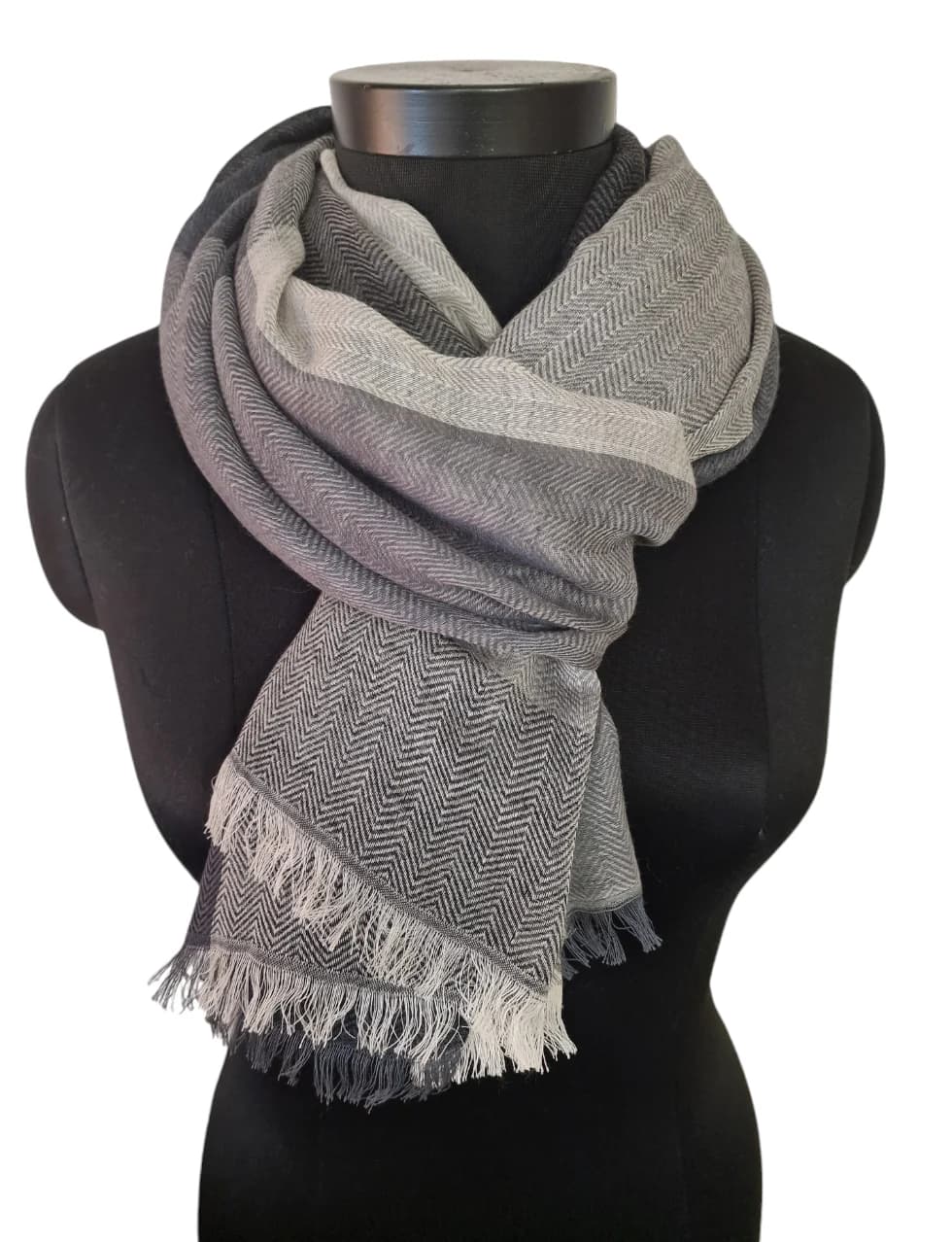 LARGE GRAY PATTERNED WOOLEN SCARF WITH ROUGH FRINGES