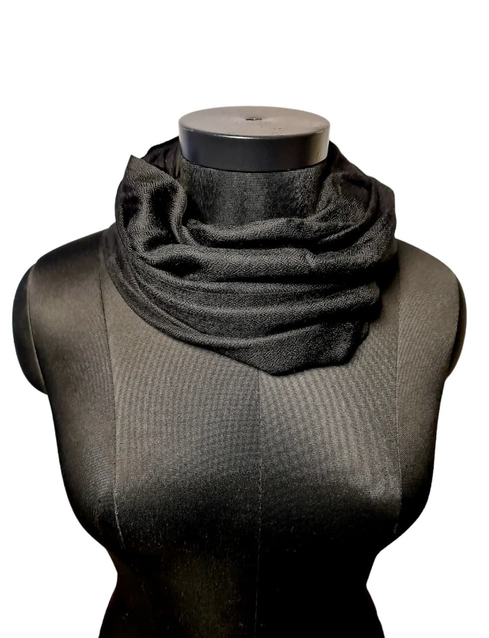 NARROW BLACK SCARF IN CASHMERE