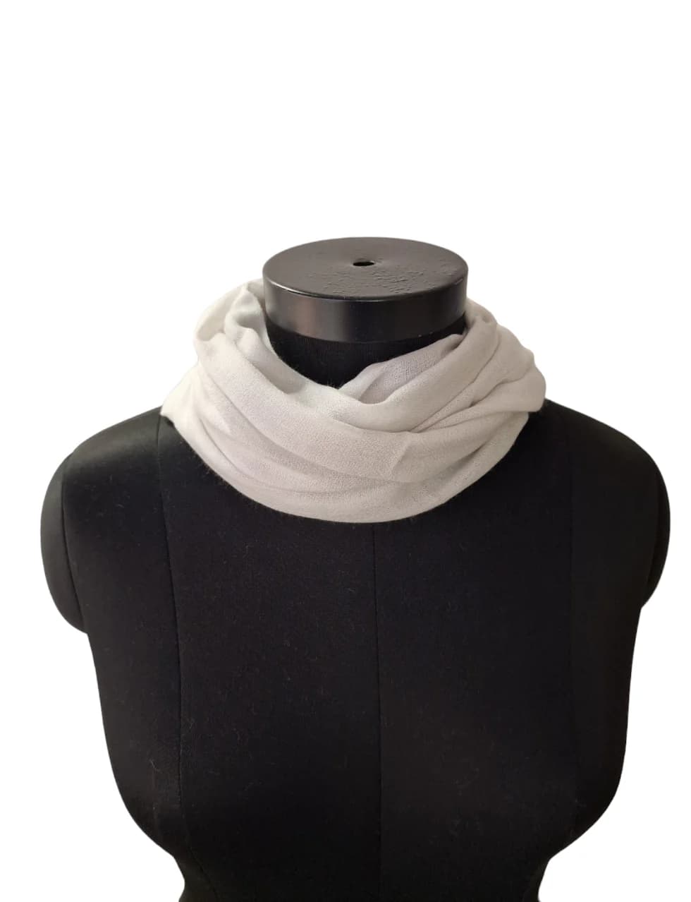 COLD-WHITE CASHMERE SCARF