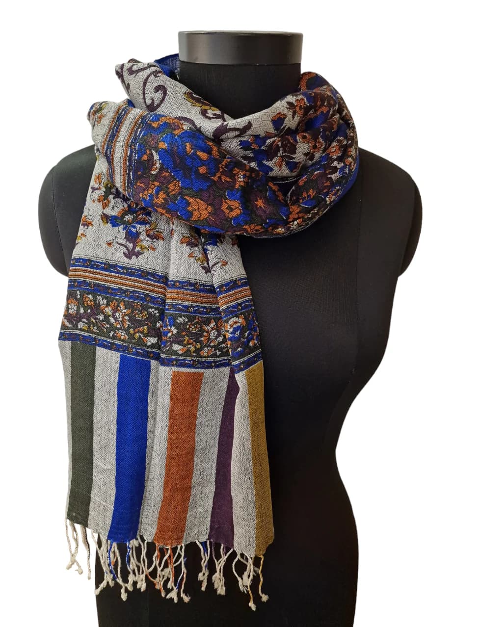 TWO-SIDED WHITE AND LIGHT GRAY CASHMERE/SILK SCARF WITH SCREEN PRINTED PATTERNS