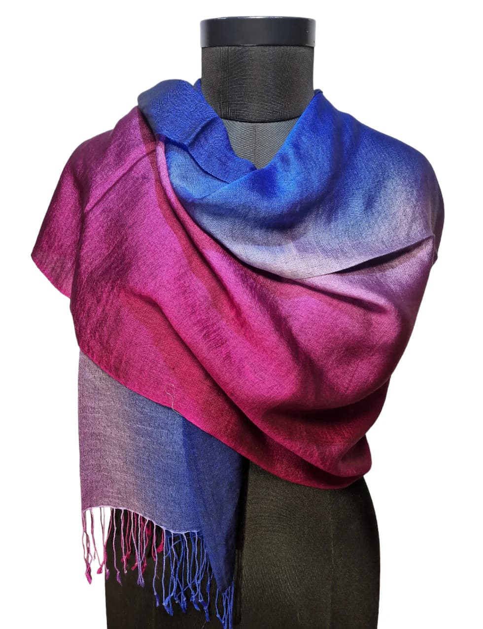 VIBRANT, BRIGHTLY COLORED SCARF IN CASHMERE AND MULBERRY SILK