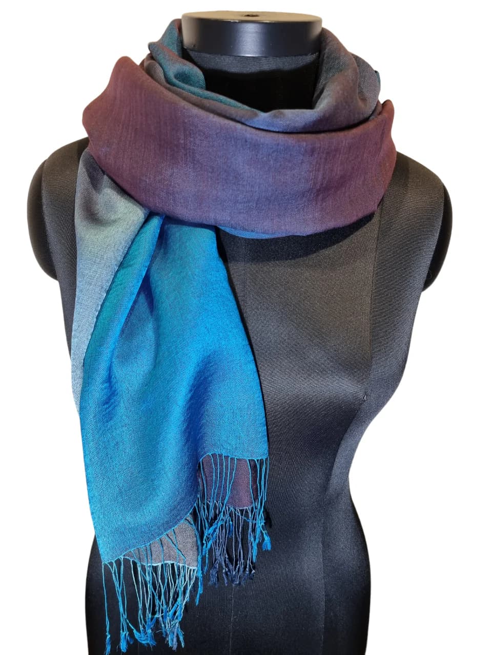 CASHMERE AND SILK SCARVES IN WARM AND COLD COLORS