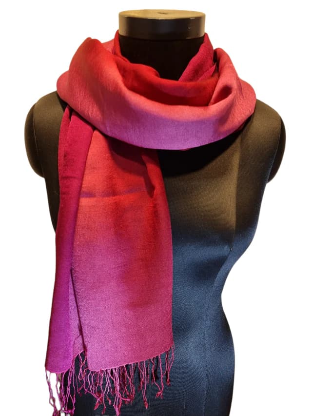 CASHMERE AND MULBERRY SILK SCARF IN PINK, PURPLE AND DARK RED COLORS