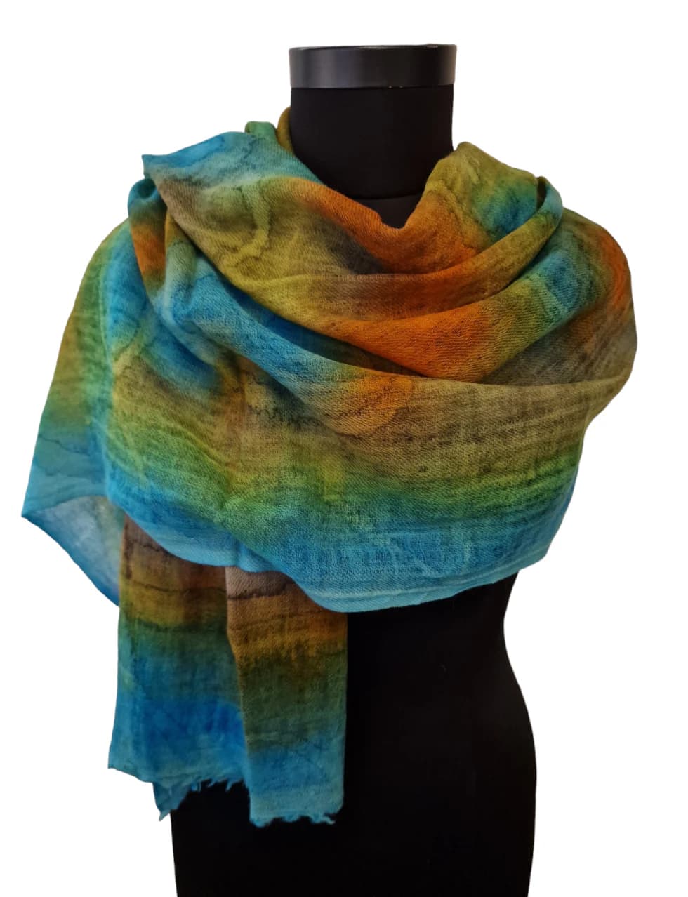 WOOL SCARF IN FRESH COLORS