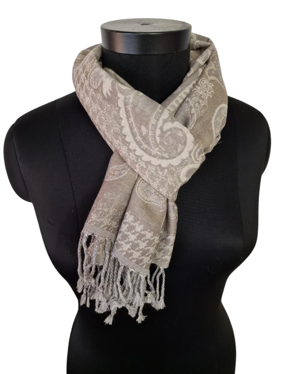 CLASSIC BEIGE AND GRAY WOOL SCARF