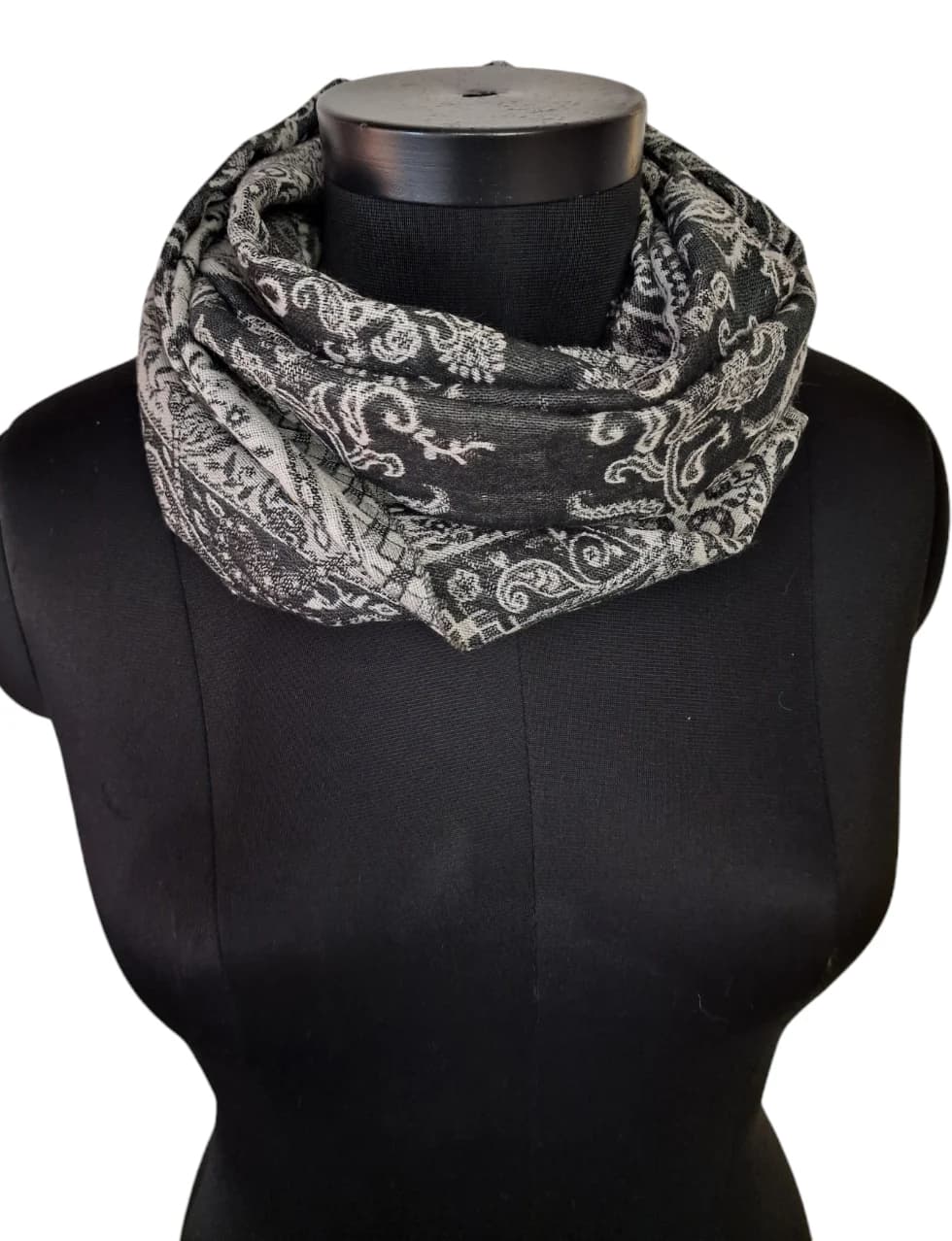 NARROW BLACK/ WHITE/ GREY JACQUARD WOVEN WOOLEN SCARF