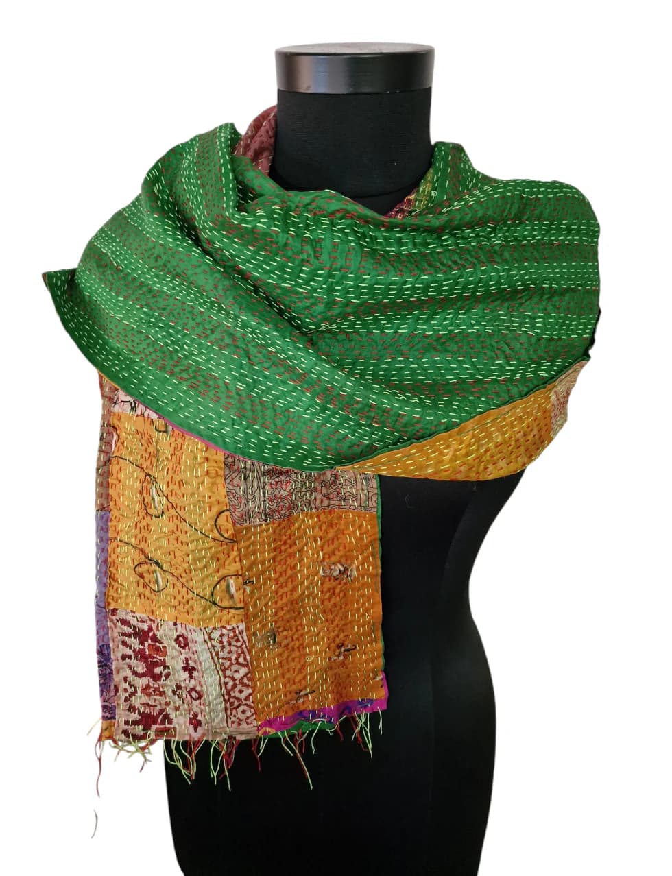 TOUGH SILK SCARF WITH EMBROIDREY PATTERN