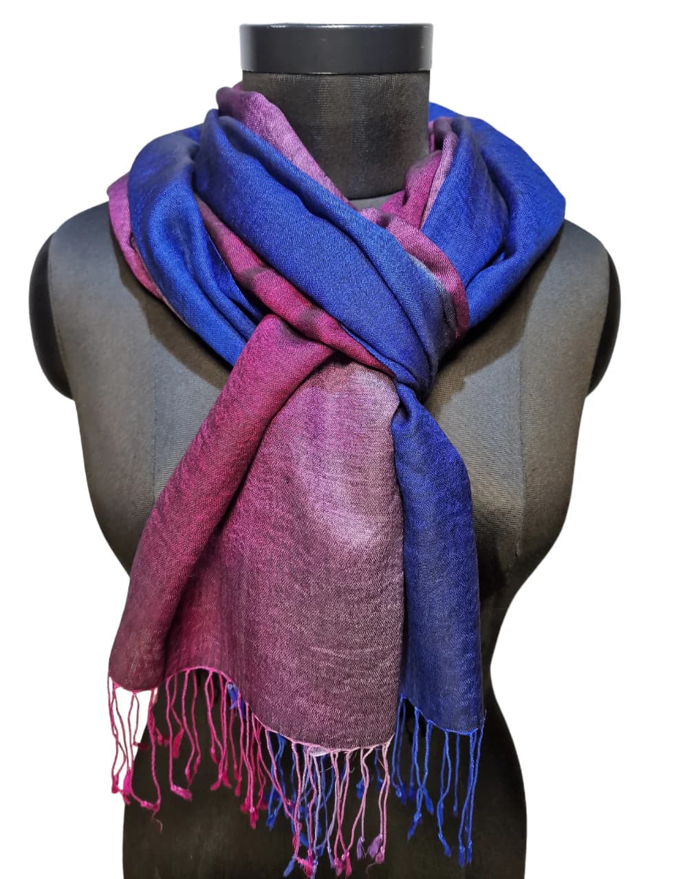 VIBRANT, BRIGHTLY COLORED SCARF IN CASHMERE AND MULBERRY SILK