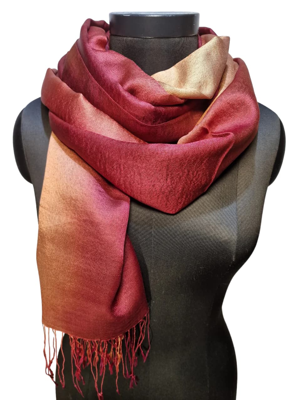 CASHMERE AND MULBERRY SILK SCARF IN RED AGAINST PINK