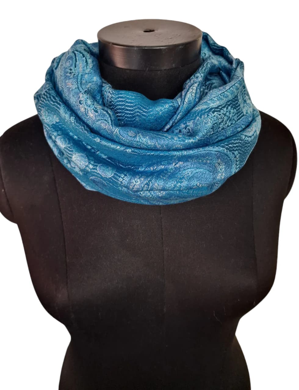 ELEGANT SILK SCARF IN BLUE COLORS