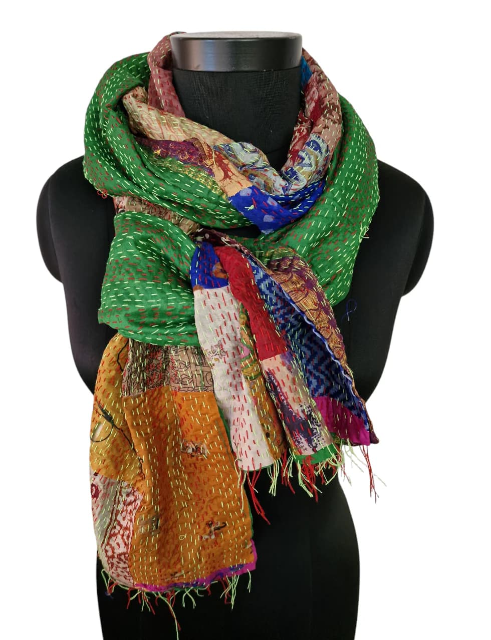 TOUGH SILK SCARF WITH EMBROIDREY PATTERN