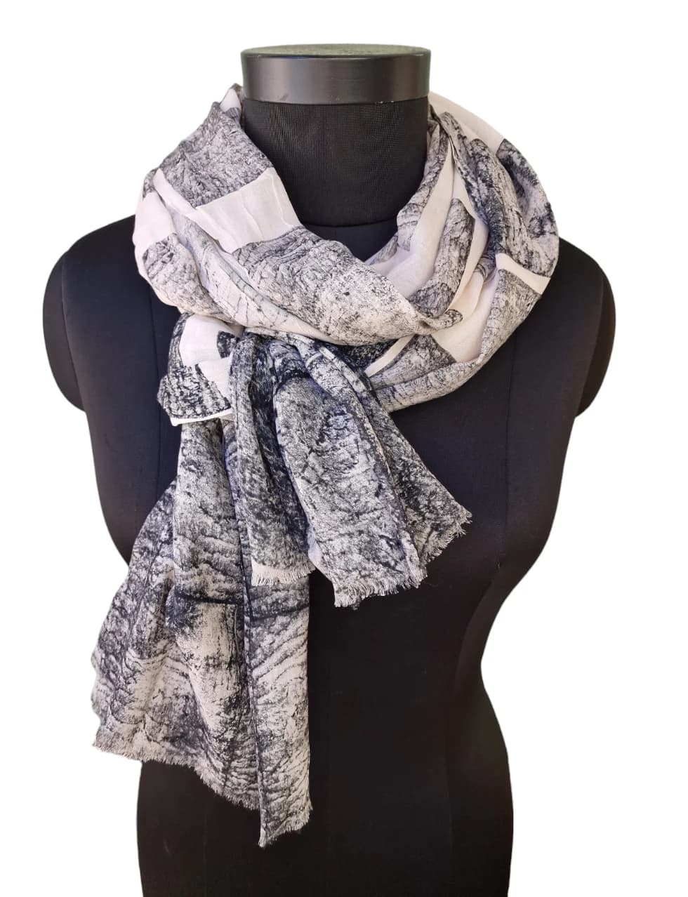 BLOCK PRINTED BLACK AND WHITE SHAWL IN COTTON AND SILK
