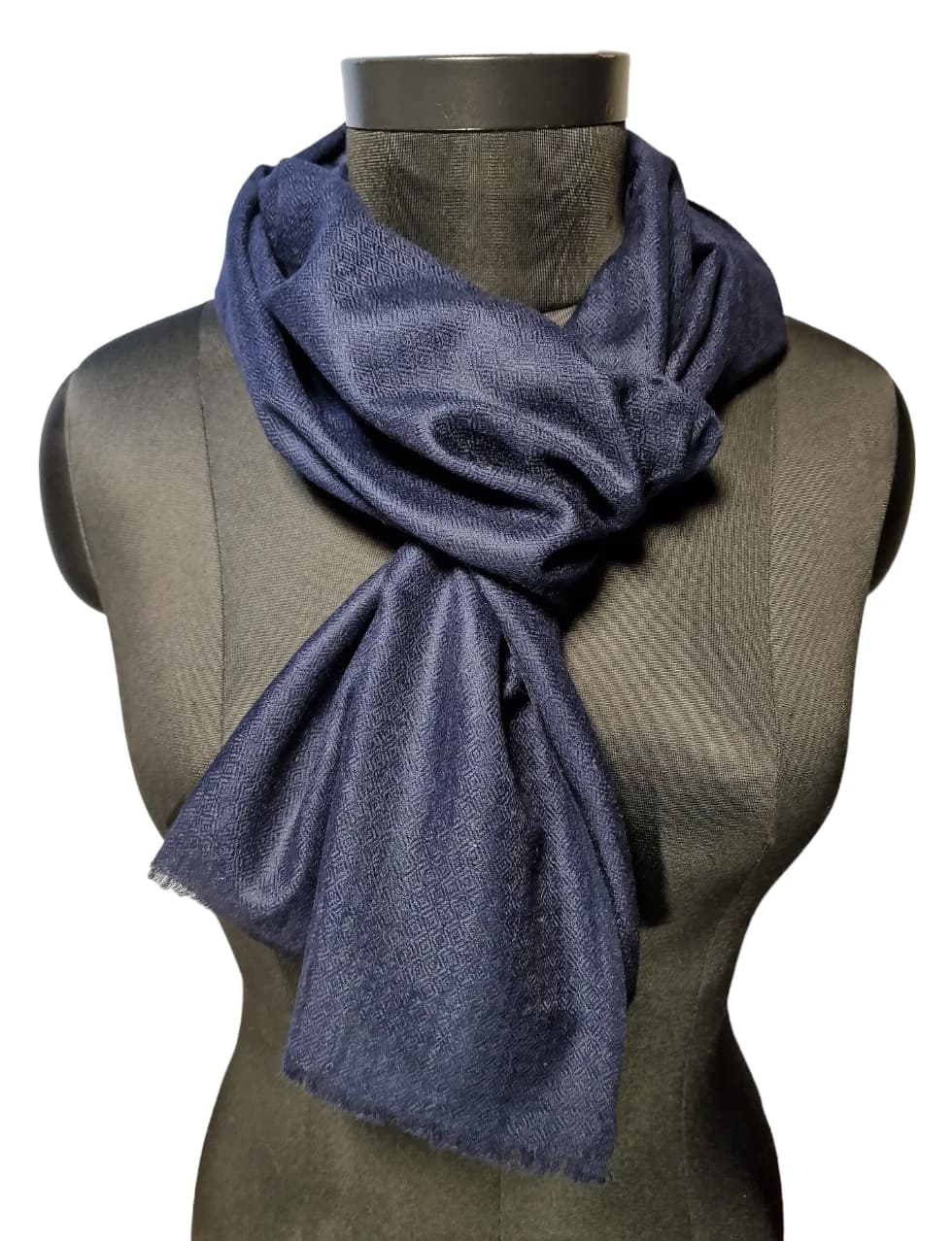 COLD-WHITE CASHMERE SCARF