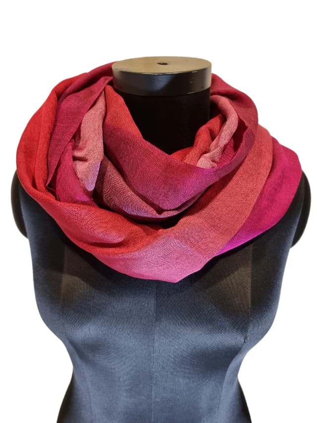 CASHMERE AND SILK SCARVES IN HAPPY COLORS