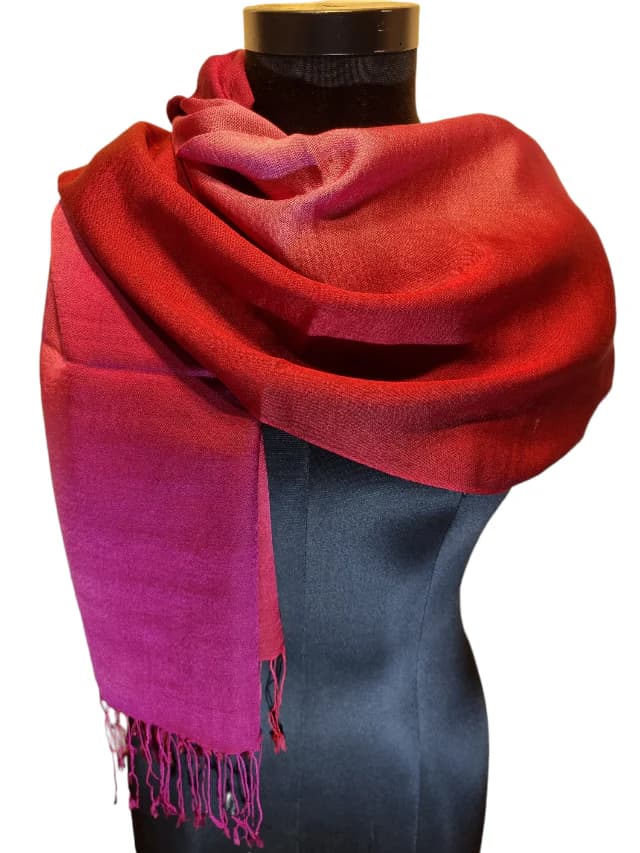 CASHMERE AND MULBERRY SILK SCARF IN PINK, PURPLE AND DARK RED COLORS