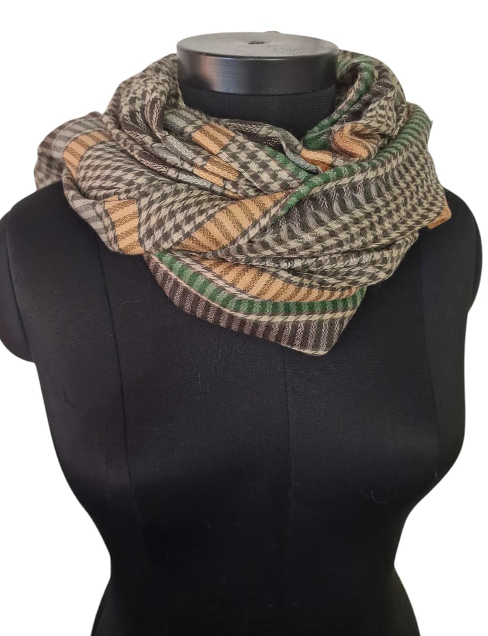 LARGE SHAWL IN PURE WOOL