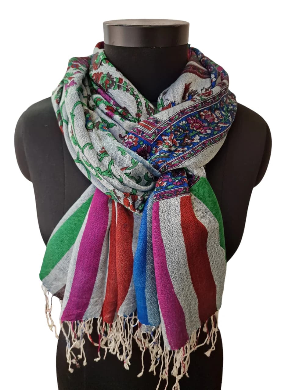 TWO-SIDED WHITE AND LIGHT GRAY CASHMERE/SILK SCARF WITH SCREEN PRINTED PATTERNS