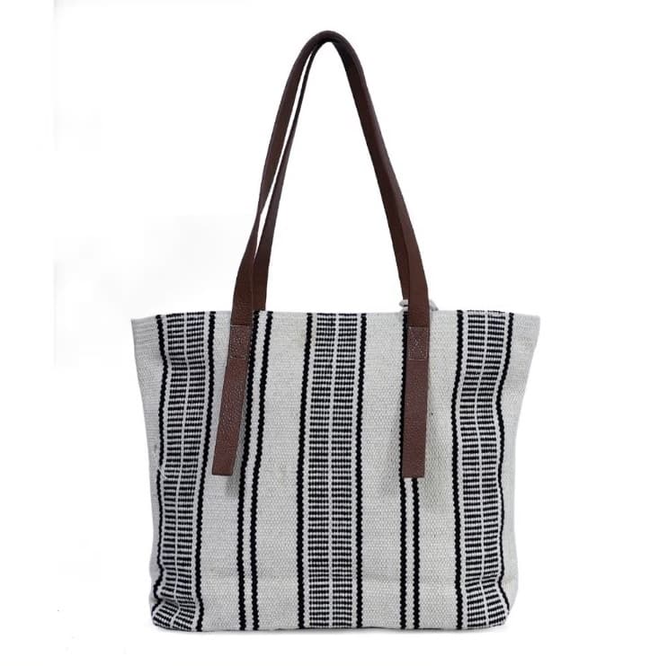 WOVEN TOTE BAG WITH TASSELS