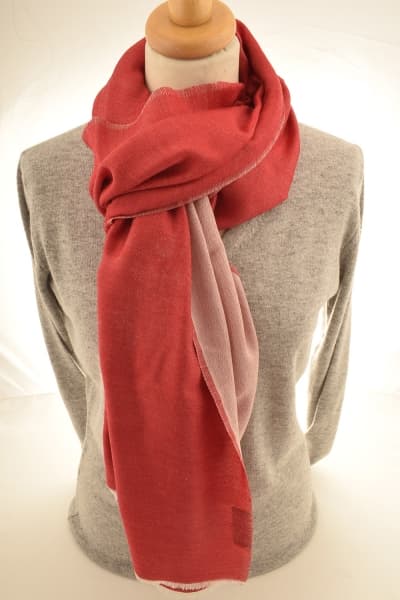 BRAK RED OFF WHITE COLOURED CASHMERE SCARF