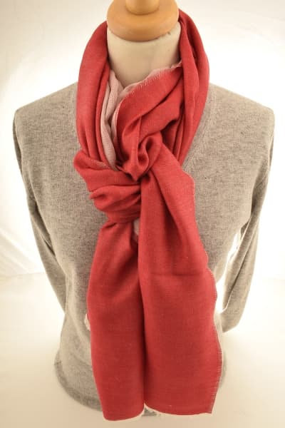 BRAK RED OFF WHITE COLOURED CASHMERE SCARF