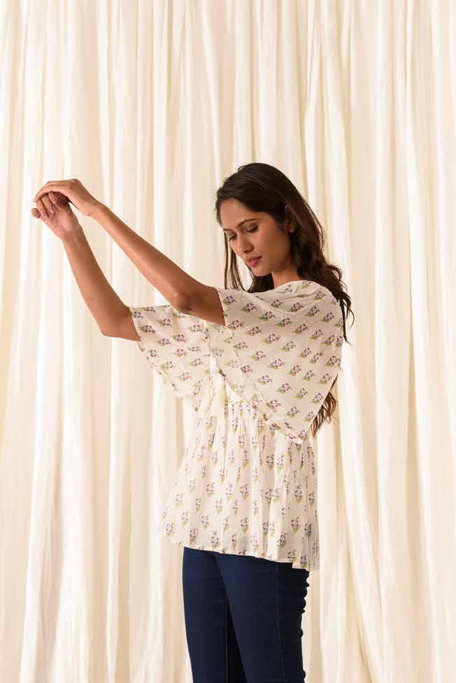 SIMPLE TIE KNOT FLARE SLEEVES SHORT TOP.