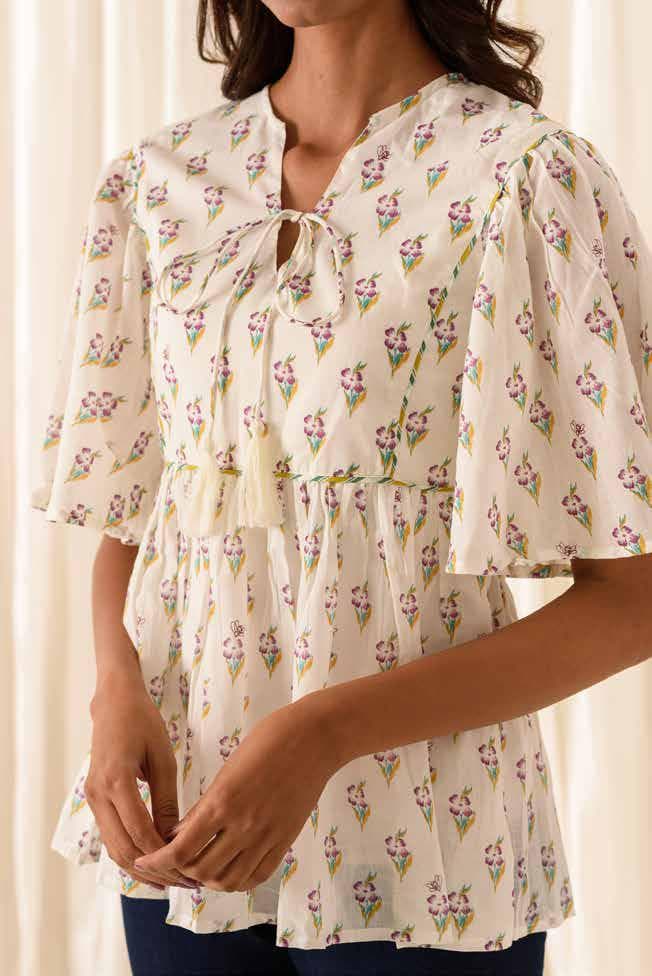 SIMPLE TIE KNOT FLARE SLEEVES SHORT TOP.