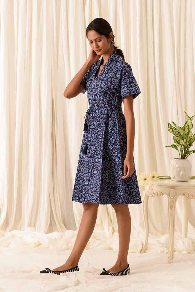SHORT SLEEVES PRINTED DRESS WITH TIE AT FRONT