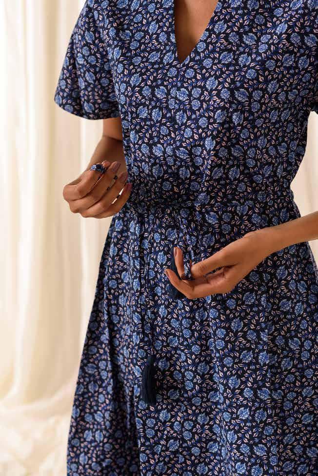SHORT SLEEVES PRINTED DRESS WITH TIE AT FRONT
