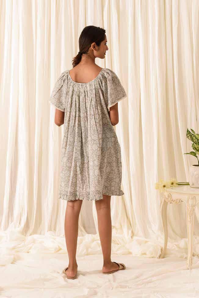 CASUAL PRINTED DRESS WITH RUFFLED BOTTOM