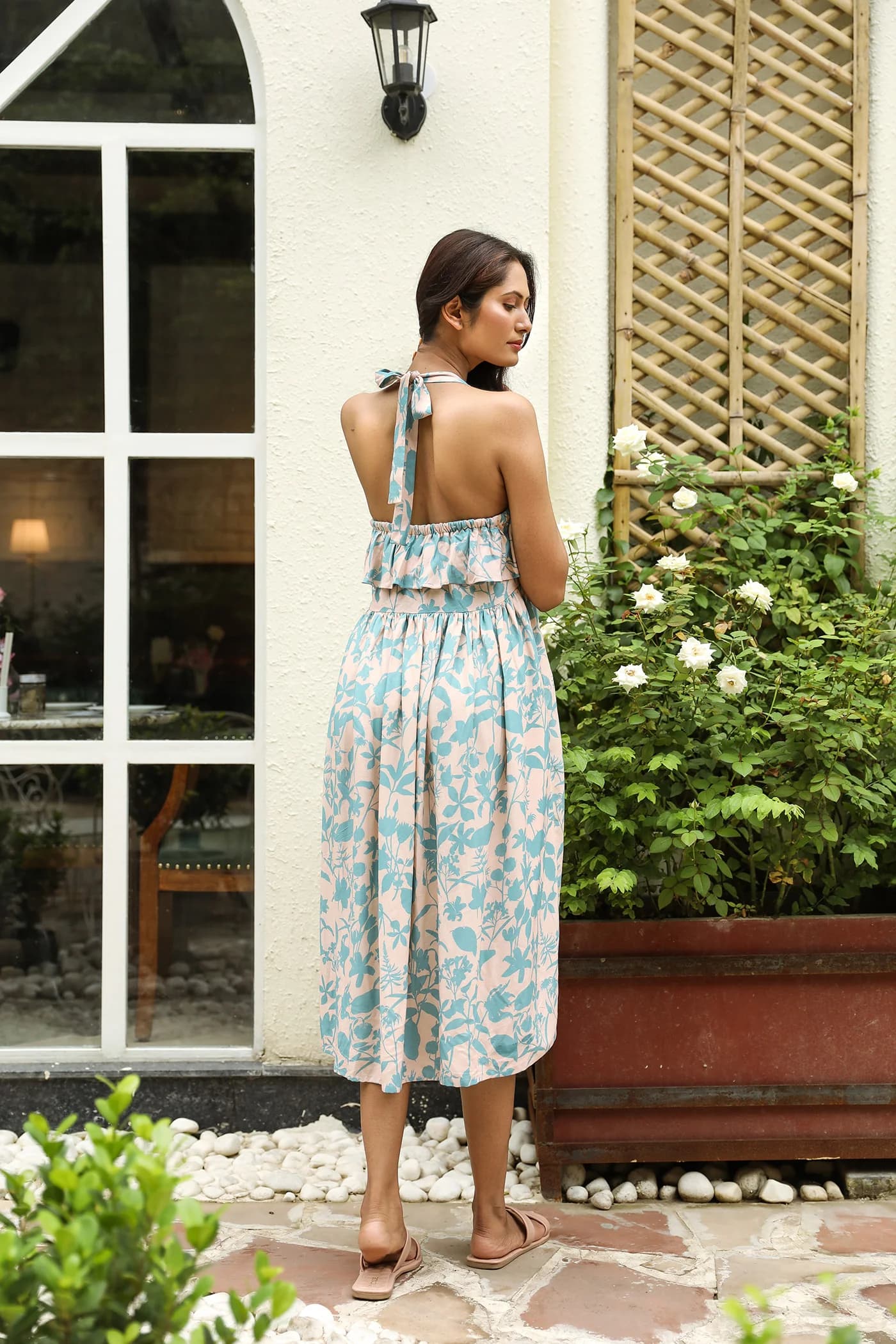 HALTER NECK FLARED DRESS
