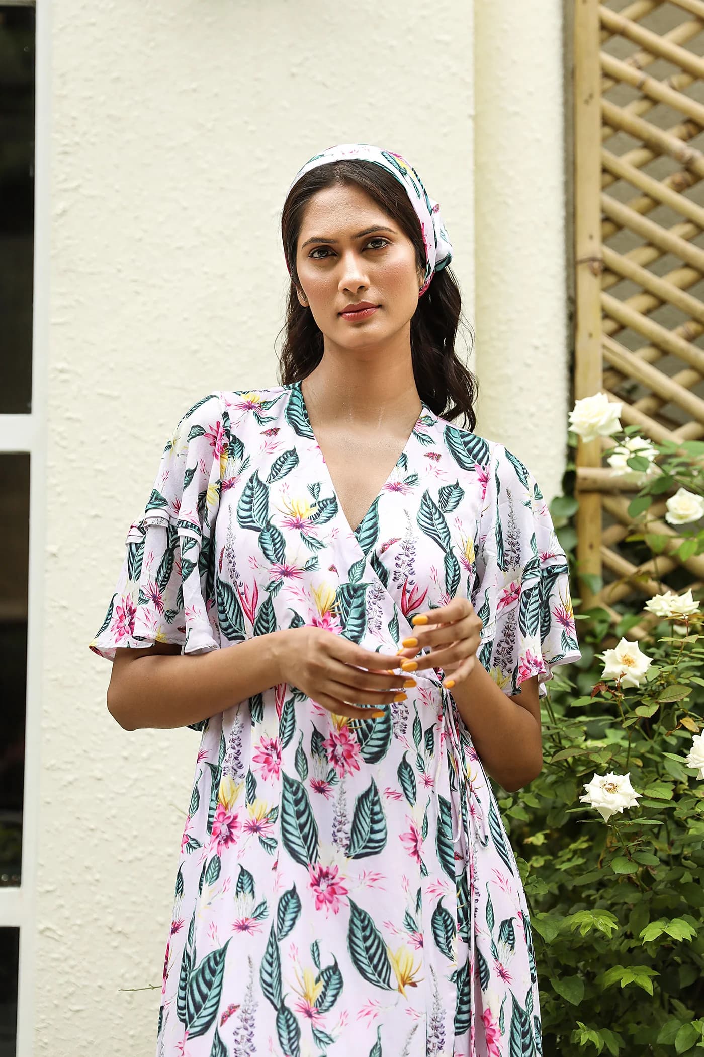 V NECK FLARED WRAP  DRESS