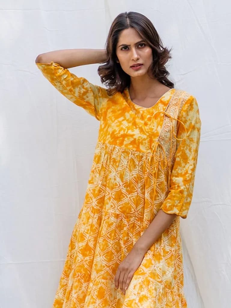 YELLOW TIE AND DYE COTTON EMBROIDERED TIERED DRESS