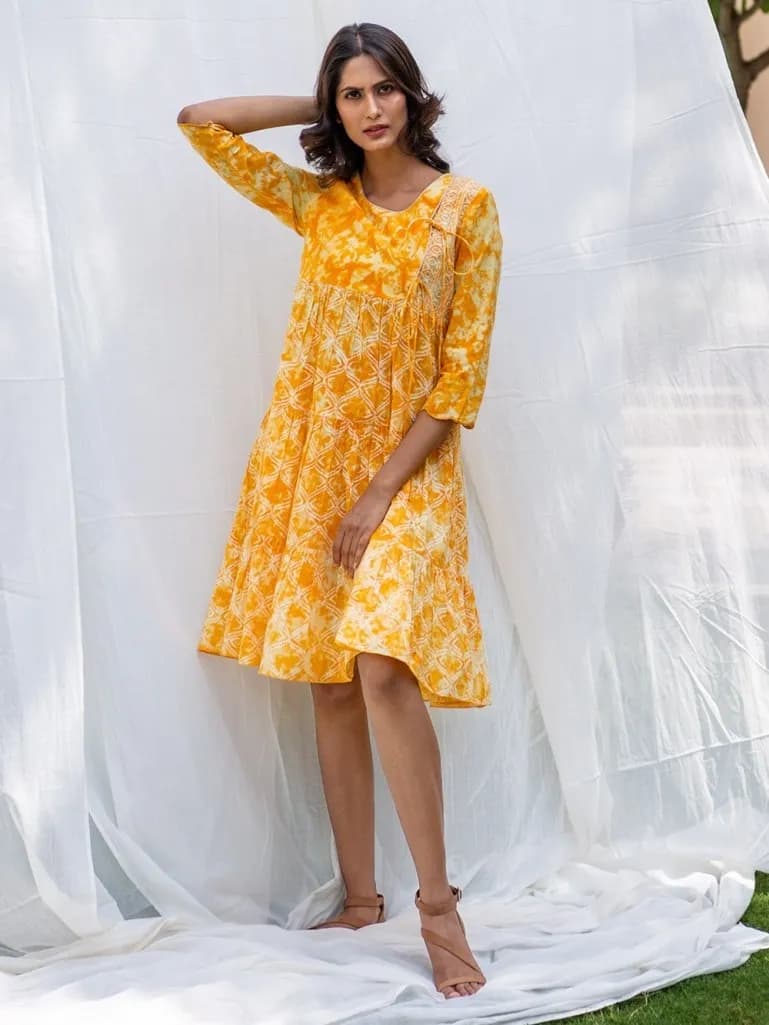 YELLOW TIE AND DYE COTTON EMBROIDERED TIERED DRESS