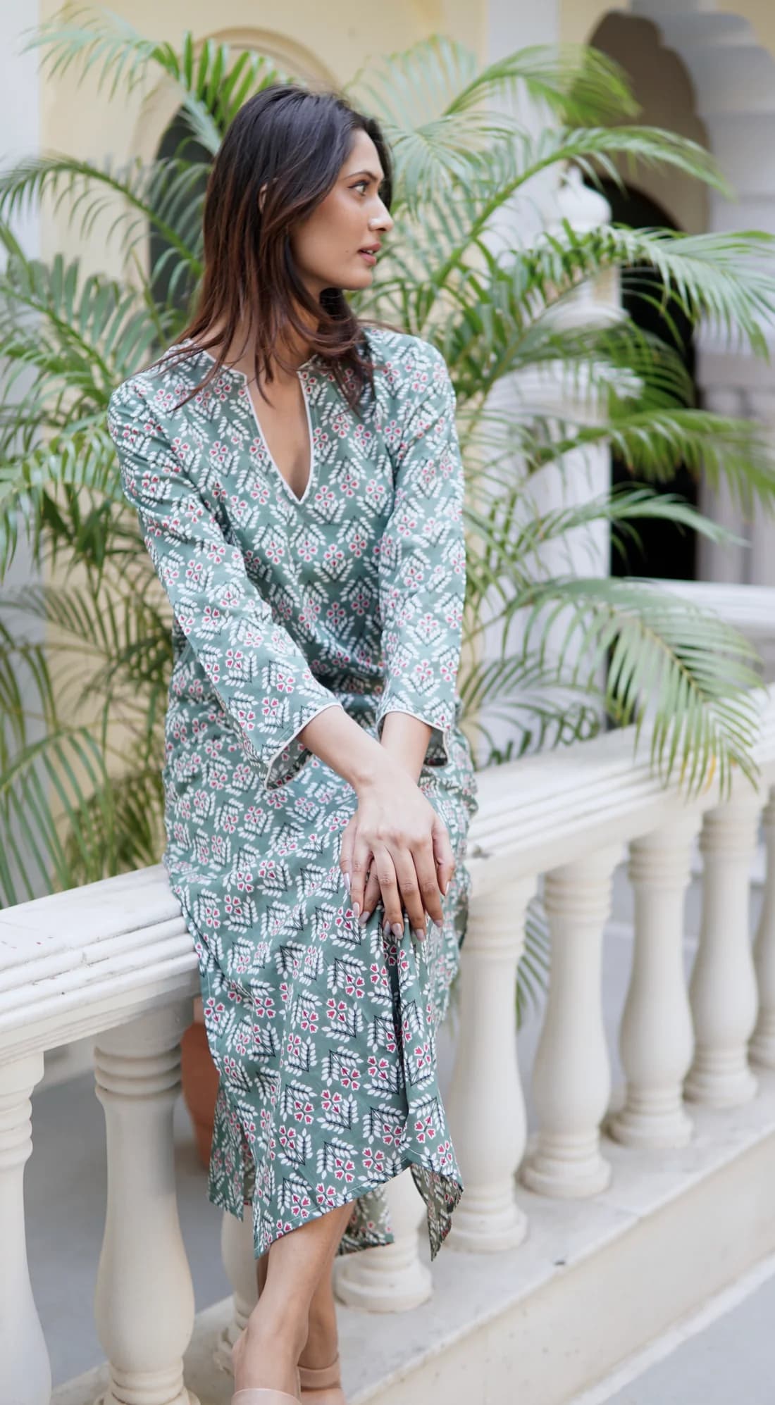 GREEN COTTON BLOCK PRINTED SPLIT V NECK BEACH KAFTAN