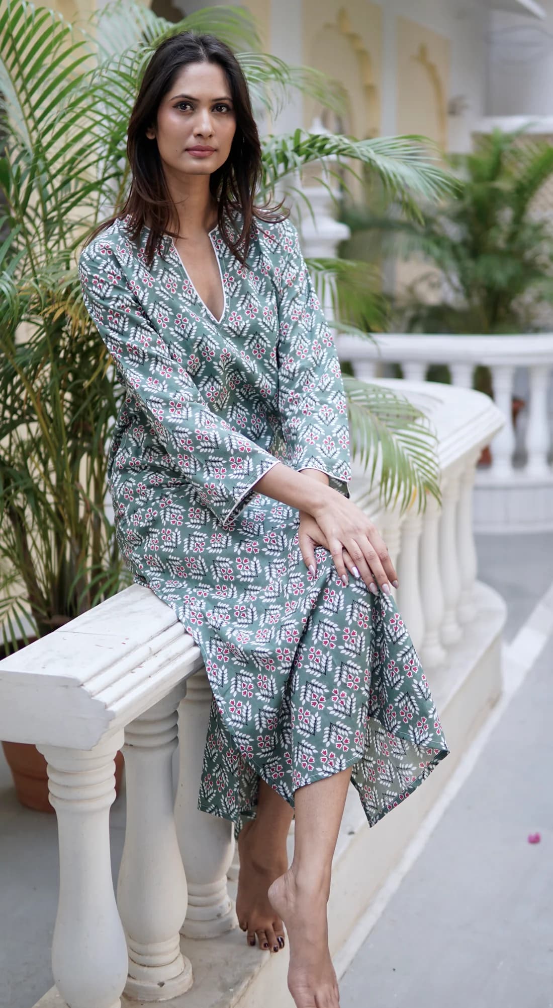 GREEN COTTON BLOCK PRINTED SPLIT V NECK BEACH KAFTAN