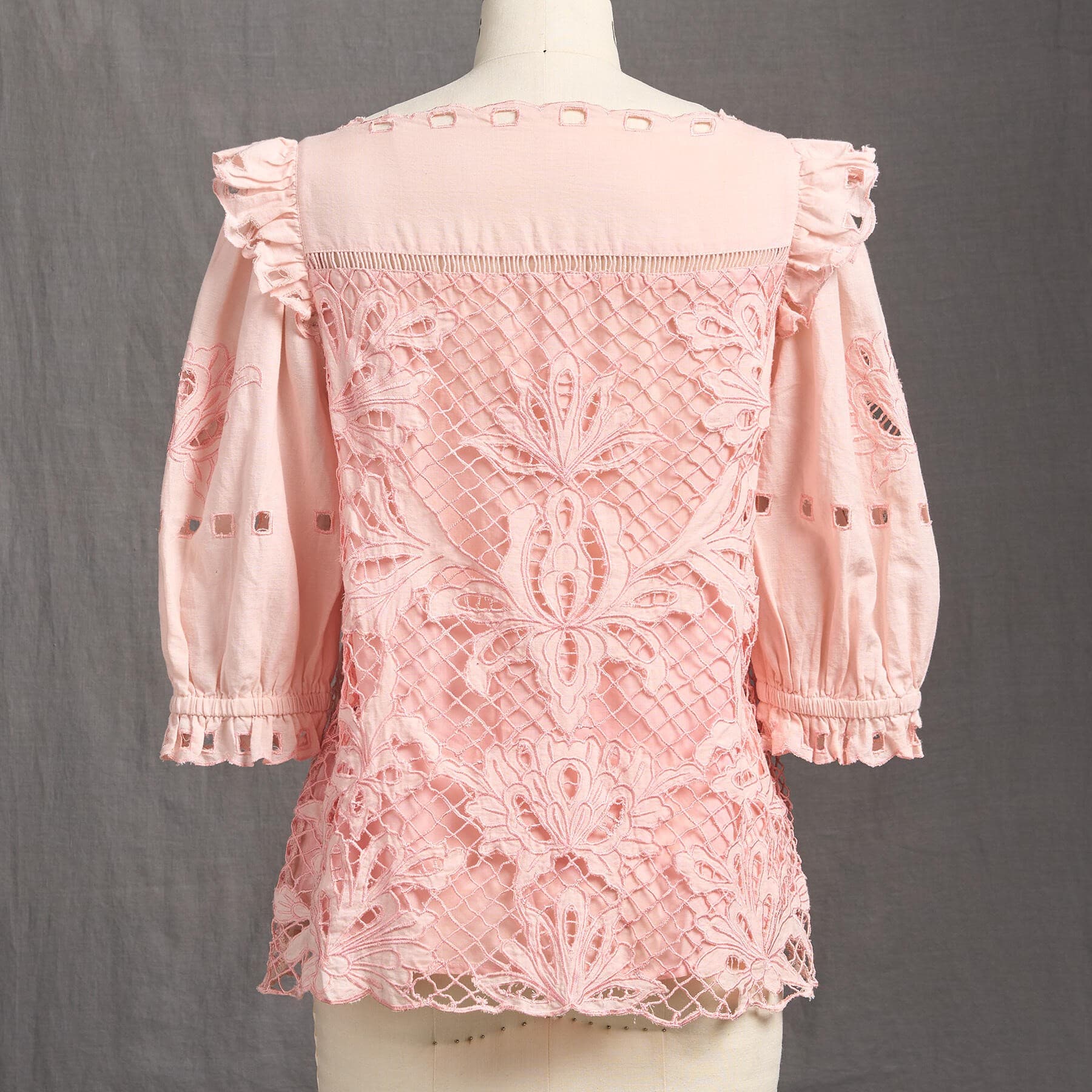 PINK EMBROIDERYTOP